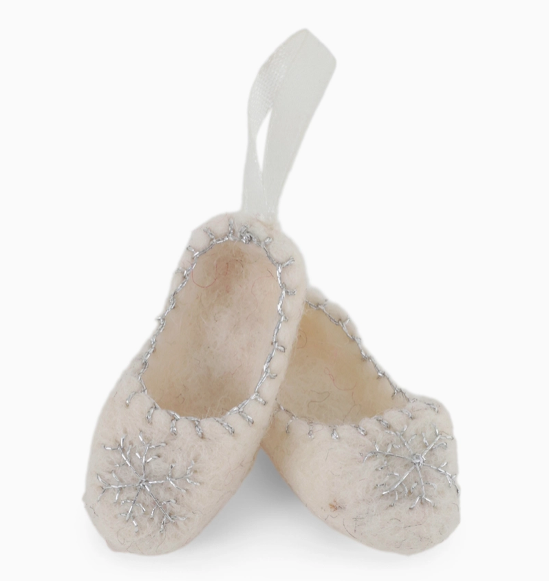 Ballerina Shoes W/Snowflake - White W/Silver Embroidery