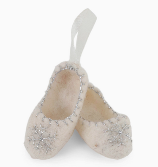 Ballerina Shoes W/Snowflake - White W/Silver Embroidery