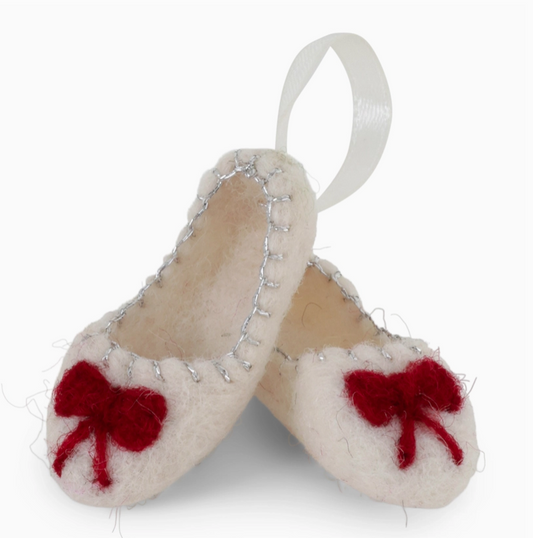 Ballerina Shoes W/Bow - White W/Silver Embroidery