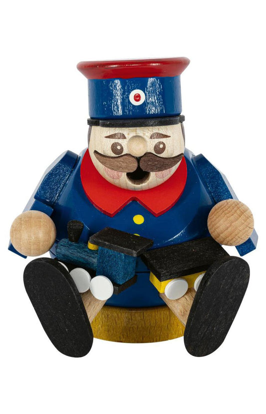 - Richard Glaesser German Smoker - Mini Sitting Model Railway Builder