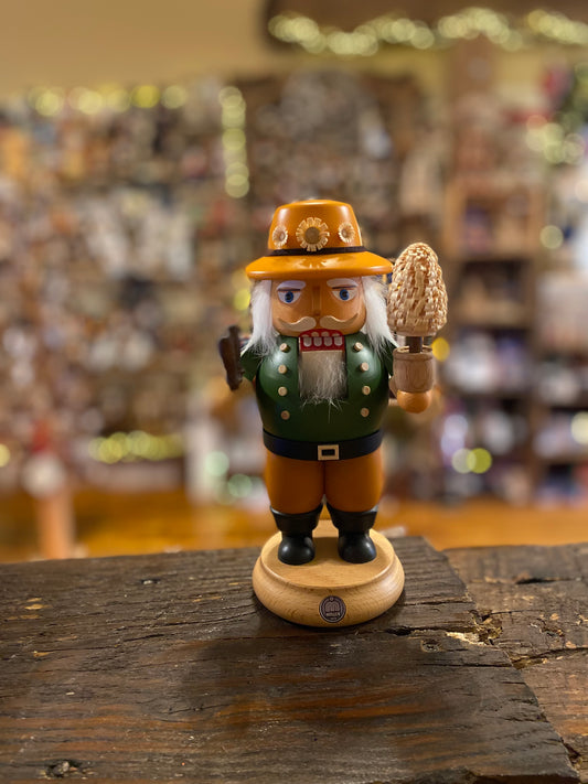nutcracker gardener - German
