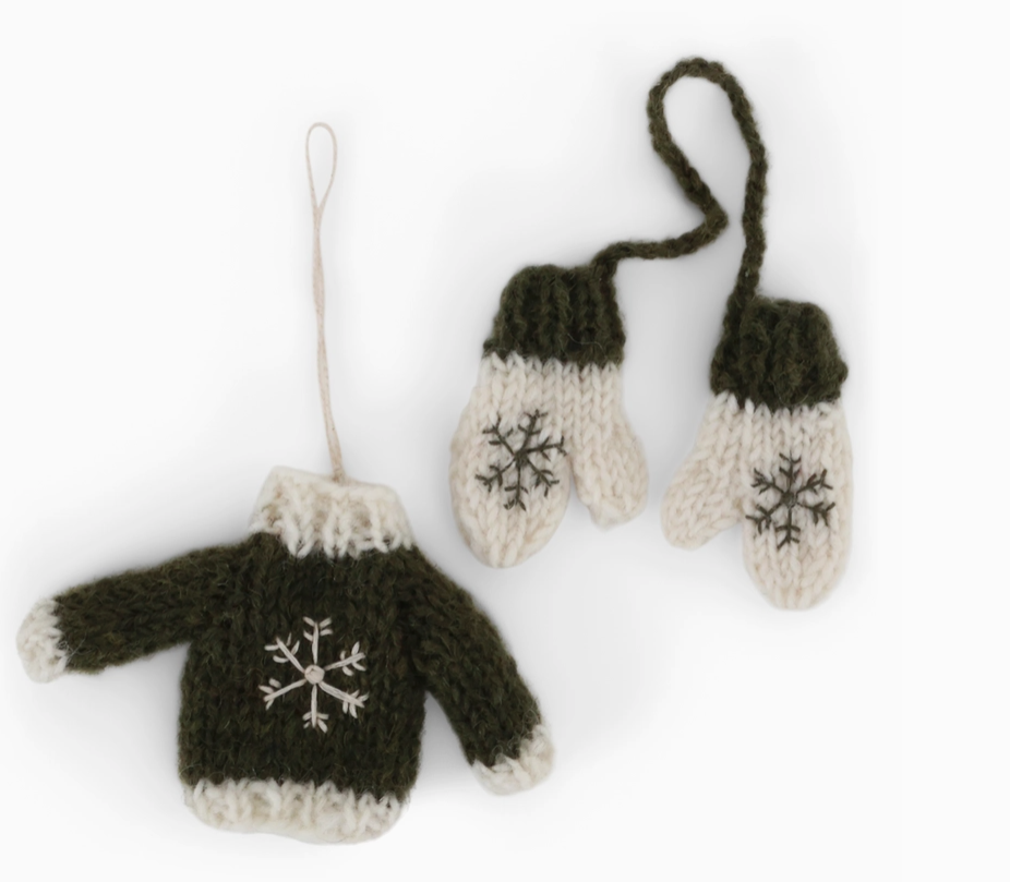 knitted sweater and gloves ornament - green