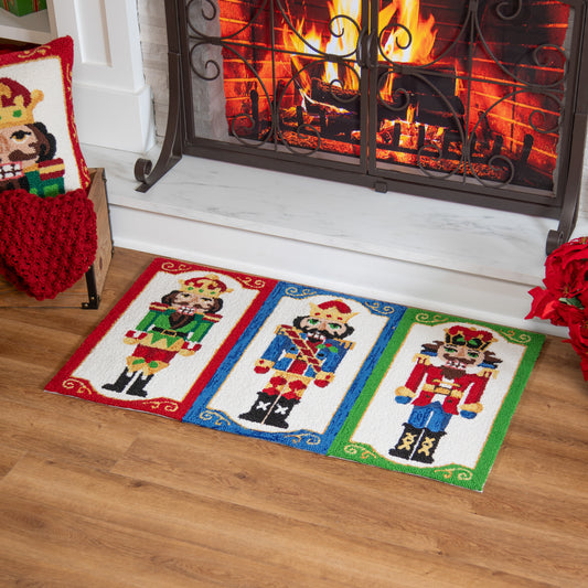 Indoor/Outdoor Nutcracker Hooked Polypropylene Accent Rug 24"x42"